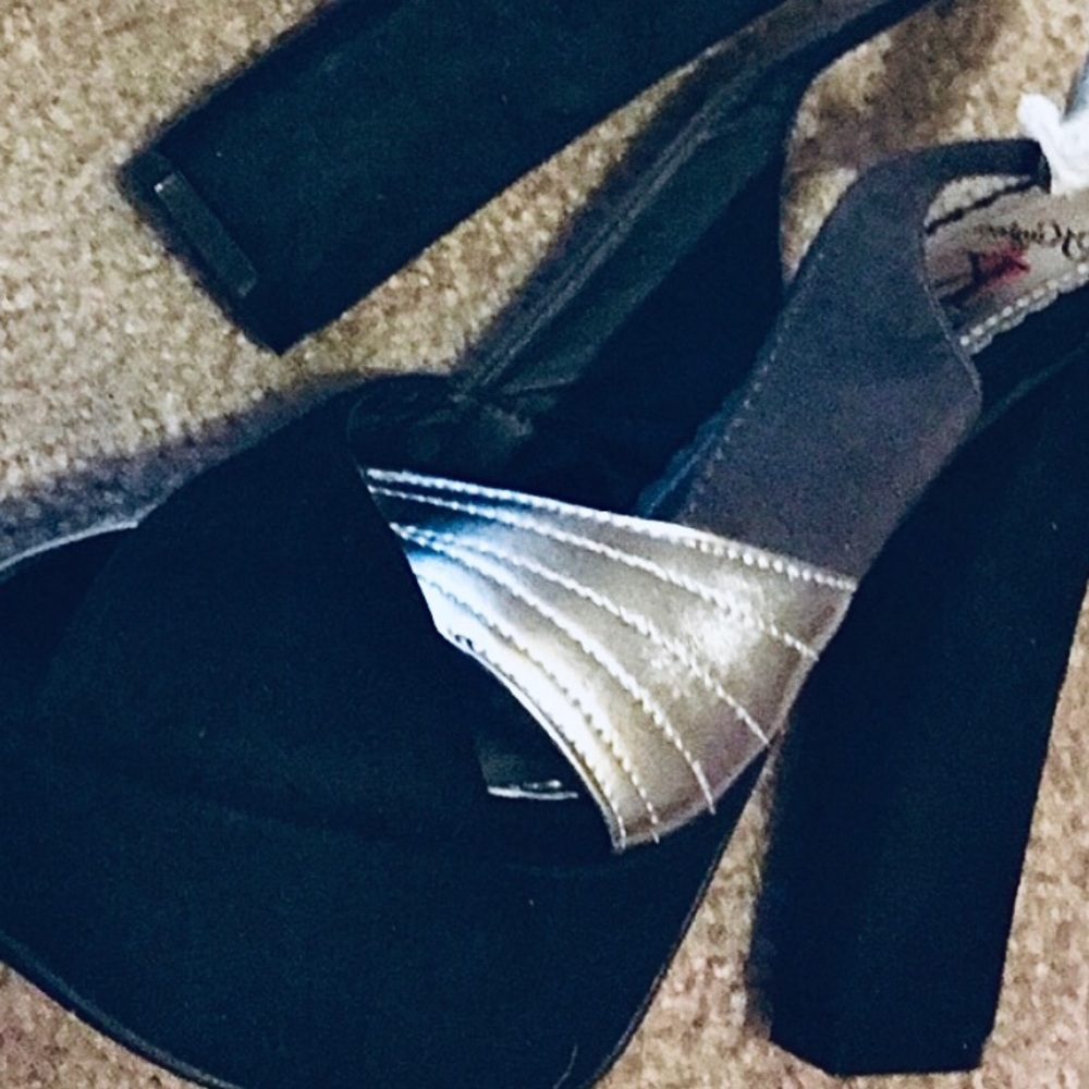 NWOB Chunky platform heel